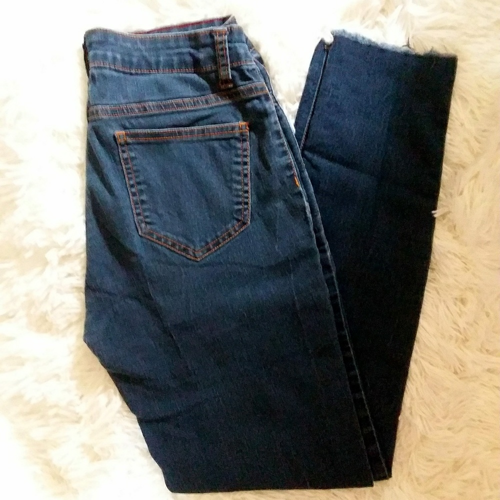 Like new!!! Cello Skinny Jeans